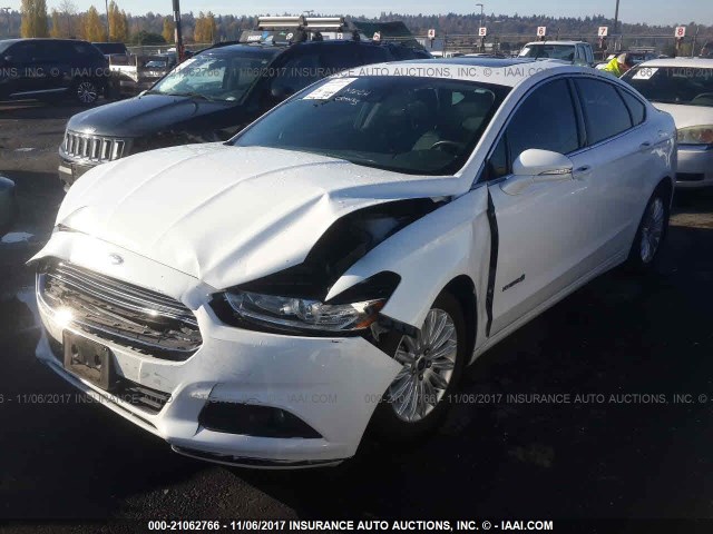 3FA6P0LU7DR261500 - 2013 FORD FUSION SE HYBRID WHITE photo 2