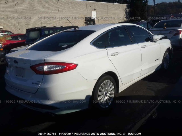 3FA6P0LU7DR261500 - 2013 FORD FUSION SE HYBRID WHITE photo 4