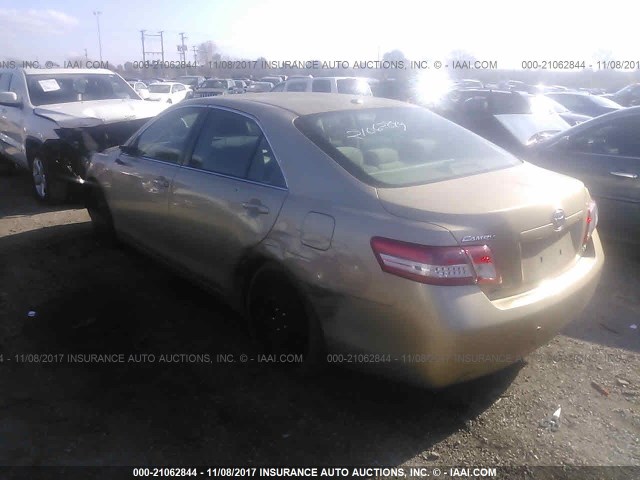 4T1BF3EK2BU183251 - 2011 TOYOTA CAMRY SE/LE/XLE GOLD photo 3