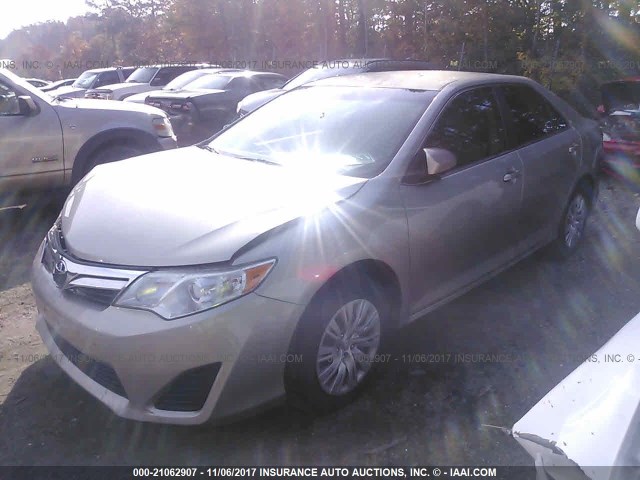 4T4BF1FK9ER359323 - 2014 TOYOTA CAMRY L/SE/LE/XLE 银色 照片 2