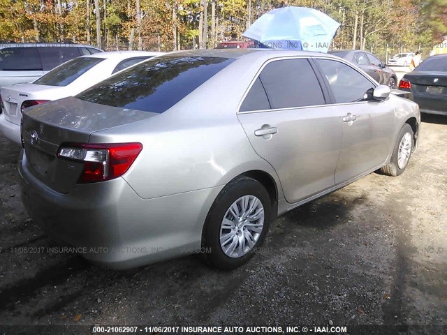 4T4BF1FK9ER359323 - 2014 TOYOTA CAMRY L/SE/LE/XLE SILVER photo 4