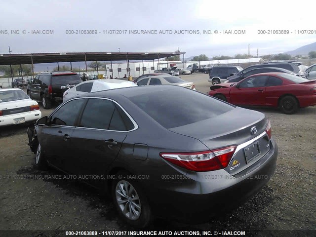 4T1BF1FK1FU038954 - 2015 TOYOTA CAMRY LE/XLE/SE/XSE GRAY photo 3