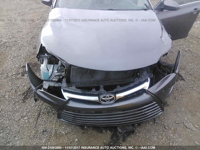 4T1BF1FK1FU038954 - 2015 TOYOTA CAMRY LE/XLE/SE/XSE GRAY photo 6