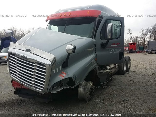 1FUJGLD60ELFT9056 - 2014 FREIGHTLINER CASCADIA 125  GRAY photo 2