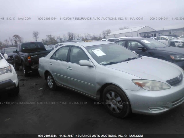 4T1BE30K94U871440 - 2004 TOYOTA CAMRY LE/XLE/SE ვერცხლისფერი ფოტო 1