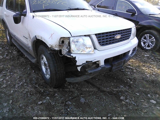 1FMZU73K62ZC81412 - 2002 FORD EXPLORER XLT WHITE photo 6