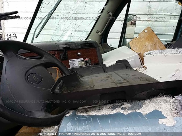 1FUJGLDR8CSBM9383 - 2012 FREIGHTLINER CASCADIA 125  BLUE photo 5