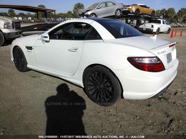 WDDPK7FA0CF038949 - 2012 MERCEDES-BENZ SLK 55 AMG WHITE photo 3