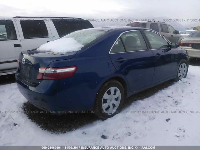 4T1BE46K29U388019 - 2009 TOYOTA CAMRY SE/LE/XLE BLUE photo 4