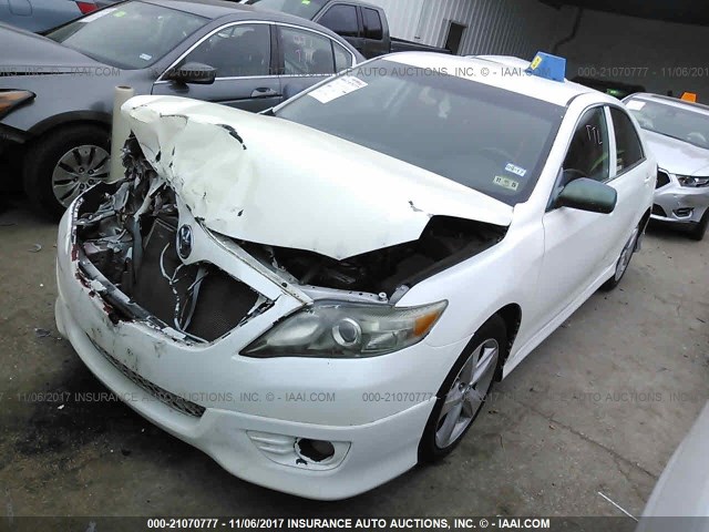4T1BF3EK0AU038871 - 2010 TOYOTA CAMRY SE/LE/XLE 白色 照片 2