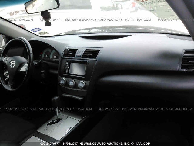 4T1BF3EK0AU038871 - 2010 TOYOTA CAMRY SE/LE/XLE 白色 照片 5