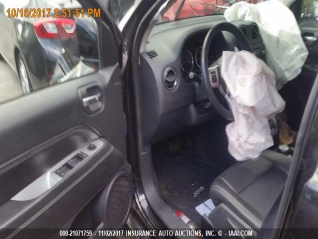 1C4NJCEB0GD651419 - 2016 JEEP COMPASS LATITUDE 黑色 照片 4