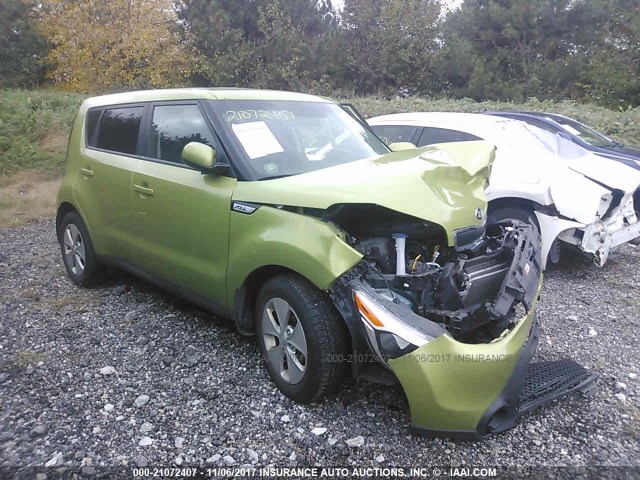 KNDJN2A26G7868197 - 2016 KIA SOUL GREEN photo 1