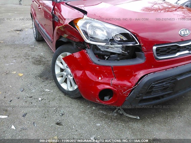 KNDJT2A60C7402994 - 2012 KIA SOUL +/!/SPORT RED photo 6