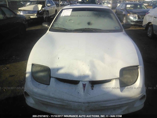 1G2JB124317265979 - 2001 PONTIAC SUNFIRE SE WHITE photo 6