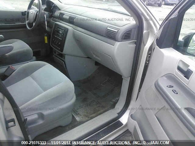 2FMZA57654BB00347 - 2004 FORD FREESTAR SES SILVER photo 5