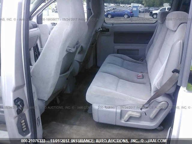 2FMZA57654BB00347 - 2004 FORD FREESTAR SES SILVER photo 8