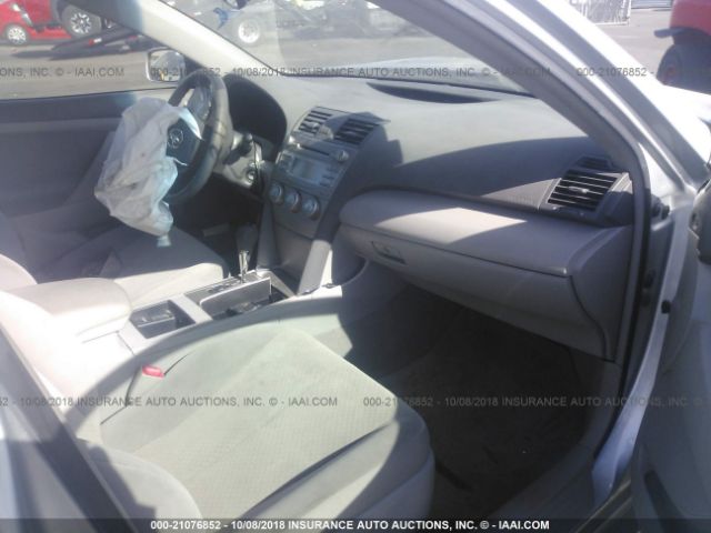 JTNBE46K073079863 - 2007 TOYOTA CAMRY NEW GENERAT CE/LE/XLE/SE SILVER photo 5