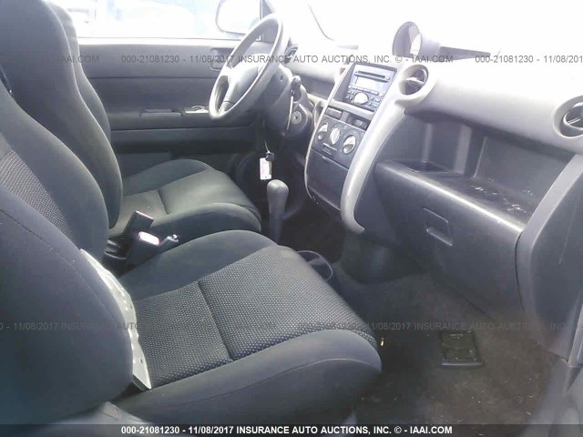 JTLKT324550183540 - 2005 TOYOTA SCION XB GRAY photo 5
