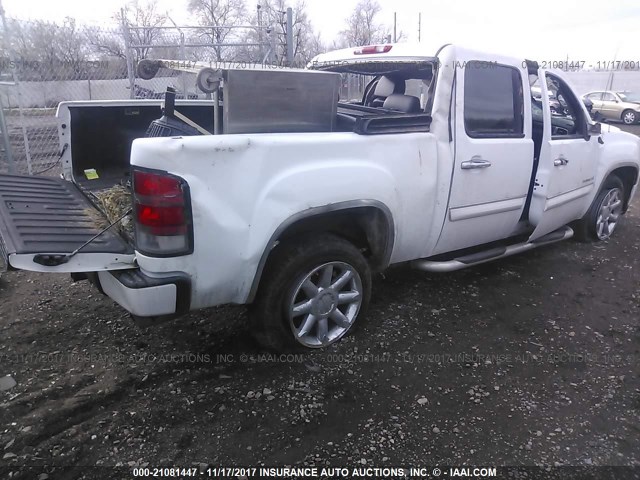 2GTEK638471686952 - 2007 GMC NEW SIERRA DENALI WHITE photo 4