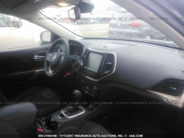 1C4PJLCB5HW644225 - 2017 JEEP CHEROKEE LATITUDE Boz foto 5