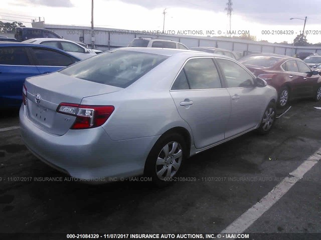 4T4BF1FK6CR180640 - 2012 TOYOTA CAMRY SE/LE/XLE SILVER photo 4