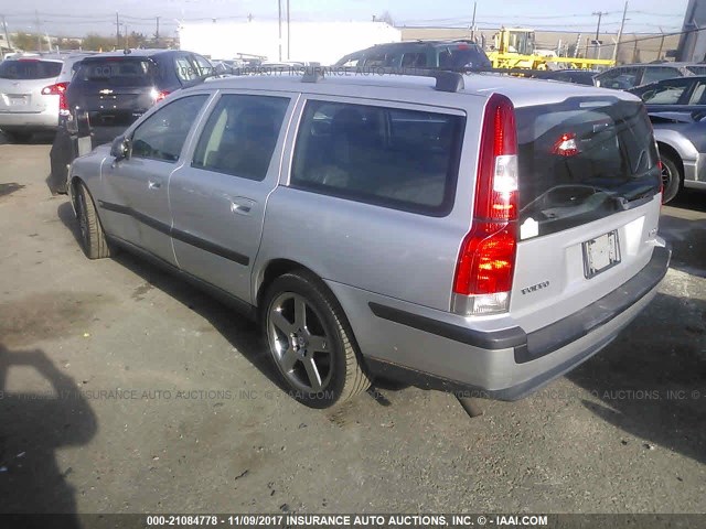 YV1SW61T532324244 - 2003 VOLVO V70 SILVER photo 3