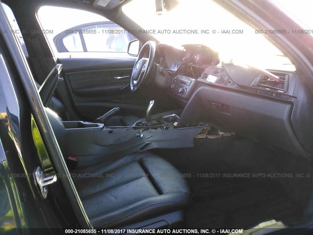 WBA3C1C57DF435373 - 2013 BMW 328 I SULEV შავი ფოტო 5