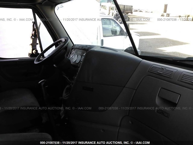 1FUJGLDR8BSAU6074 - 2011 FREIGHTLINER CASCADIA 125  BLUE photo 5