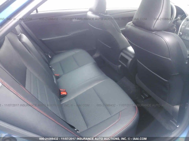 4T1BF1FK5HU667703 - 2017 TOYOTA CAMRY LE/XLE/SE/XSE BLUE photo 8