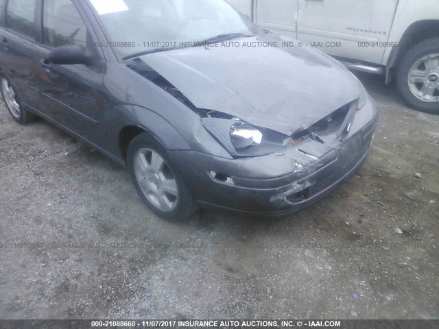 3FAFP37333R192922 - 2003 FORD FOCUS ZX5 GRAY photo 6