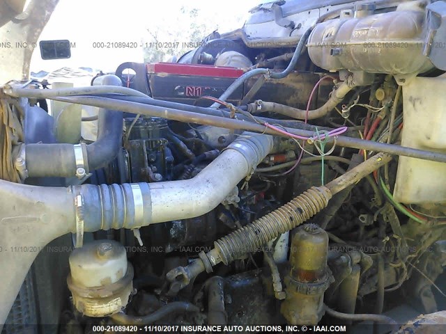 1FUYSDYB4YLF83821 - 2000 FREIGHTLINER CENTURY CLASSIC FLC120 WHITE photo 9