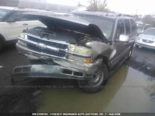 1GNEC16Z62J302924 - 2002 CHEVROLET SUBURBAN C1500 GOLD photo 2