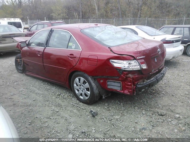 4T1BF3EK5AU048537 - 2010 TOYOTA CAMRY SE/LE/XLE RED photo 3