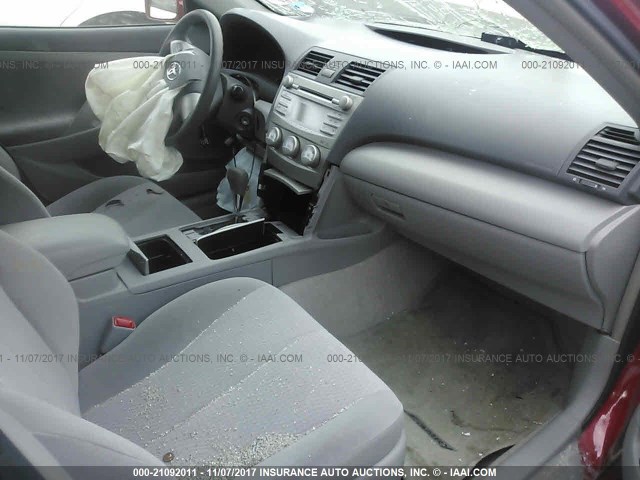 4T1BF3EK5AU048537 - 2010 TOYOTA CAMRY SE/LE/XLE RED photo 5