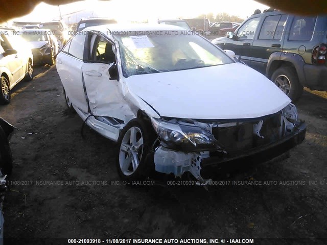 4T1BF1FK2EU414222 - 2014 TOYOTA CAMRY L/SE/LE/XLE 白色 照片 1