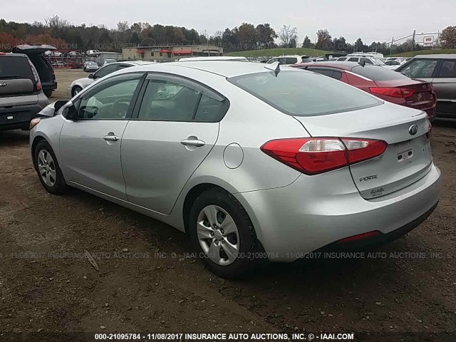 KNAFK4A61F5342886 - 2015 KIA FORTE LX SILVER photo 3