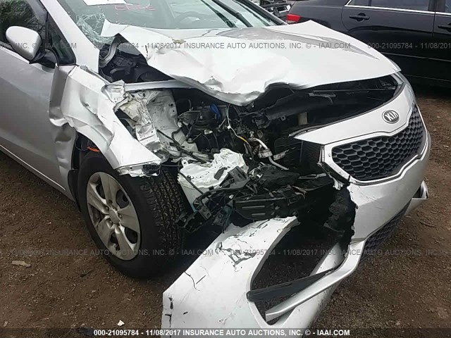 KNAFK4A61F5342886 - 2015 KIA FORTE LX SILVER photo 6