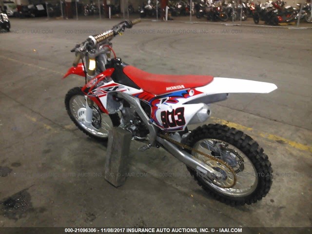 JH2PE0536GK500043 - 2016 HONDA CRF450 R RED photo 3