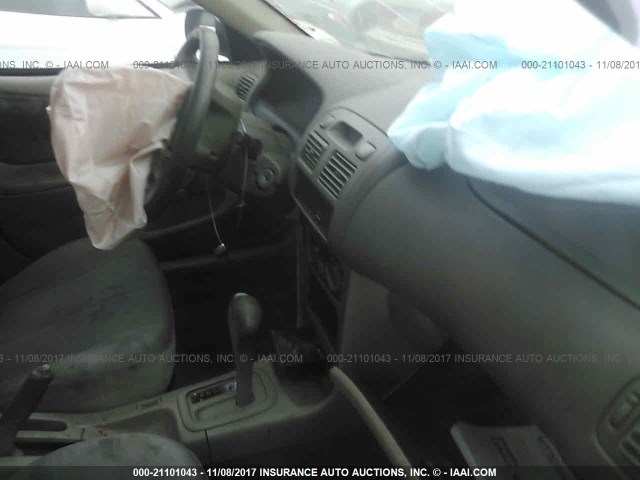 1NXBR12E1WZ112073 - 1998 TOYOTA COROLLA VE/CE/LE 银色 照片 5