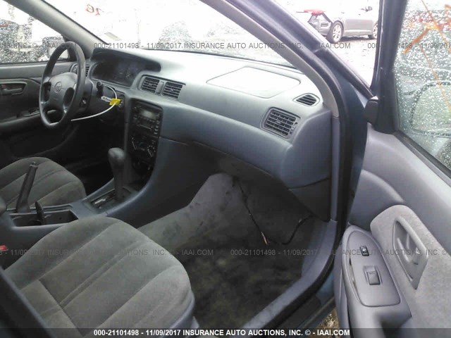 4T1BG22K9YU971769 - 2000 TOYOTA CAMRY CE/LE/XLE 蓝色 照片 5