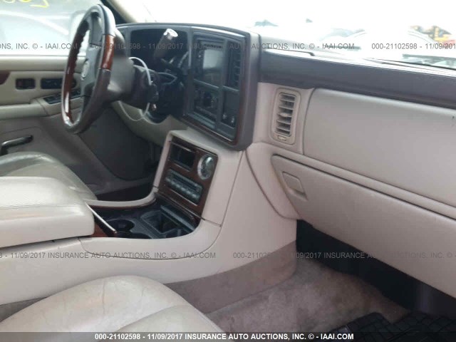 1GYEK63N95R144783 - 2005 CADILLAC ESCALADE LUXURY Beyaz fotoğraf 5