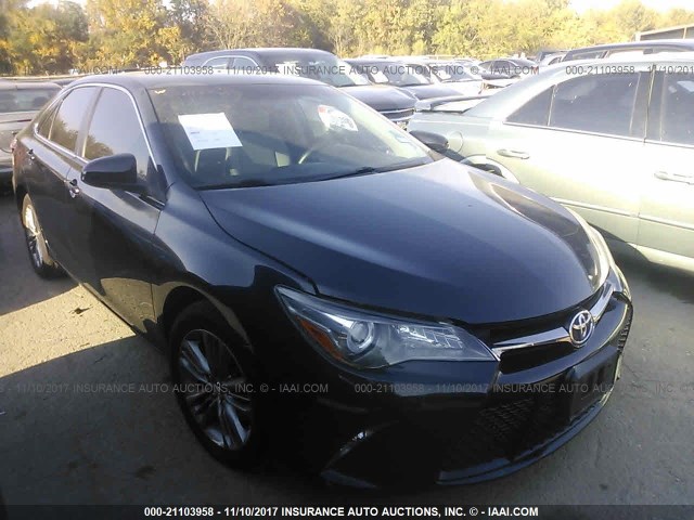 4T1BF1FK6GU179892 - 2016 TOYOTA CAMRY LE/XLE/SE/XSE Schwarz Foto 1