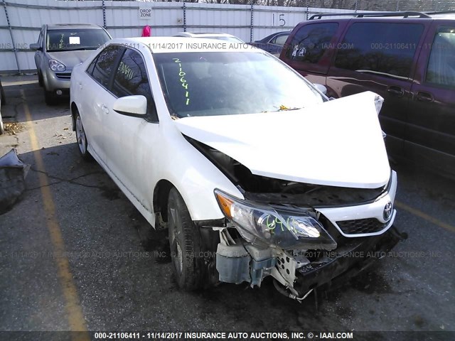 4T1BF1FK0CU178781 - 2012 TOYOTA CAMRY SE/LE/XLE WHITE photo 1