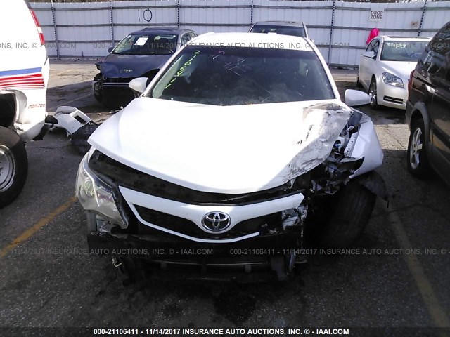 4T1BF1FK0CU178781 - 2012 TOYOTA CAMRY SE/LE/XLE WHITE photo 6