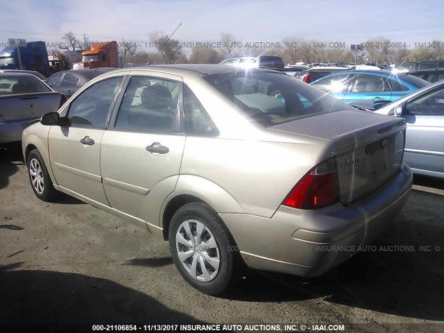 1FAFP34N07W345717 - 2007 FORD FOCUS ZX4/S/SE/SES 金色 照片 3