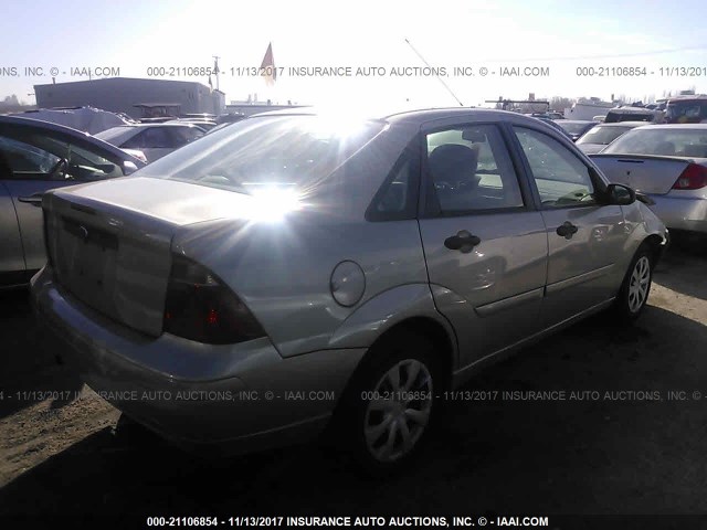 1FAFP34N07W345717 - 2007 FORD FOCUS ZX4/S/SE/SES 金色 照片 4