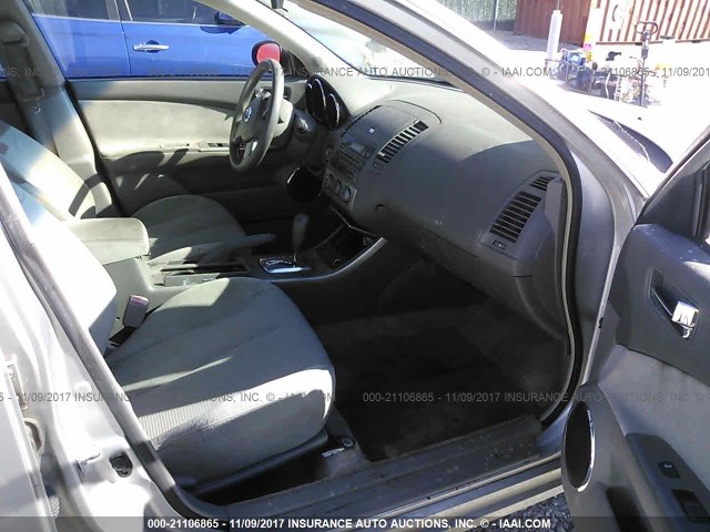 1N4AL11D95C188645 - 2005 NISSAN ALTIMA S/SL SILVER photo 5