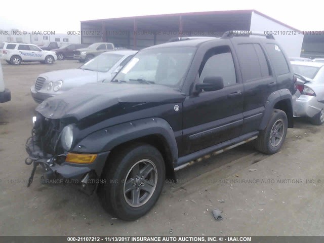 1J4GL38K55W565582 - 2005 JEEP LIBERTY RENEGADE BLACK photo 2