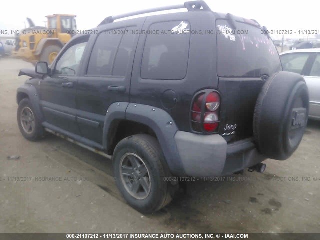 1J4GL38K55W565582 - 2005 JEEP LIBERTY RENEGADE BLACK photo 3